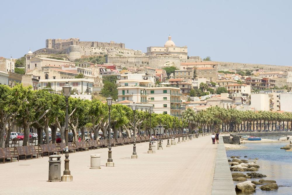 Casa Vacanza Nina Μιλάτσο Εξωτερικό φωτογραφία
